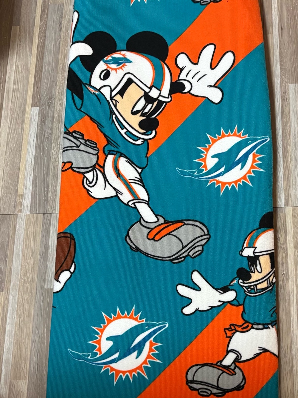 NFL/Disney Miami Dolphins/Mickey Mouse Beach Towel